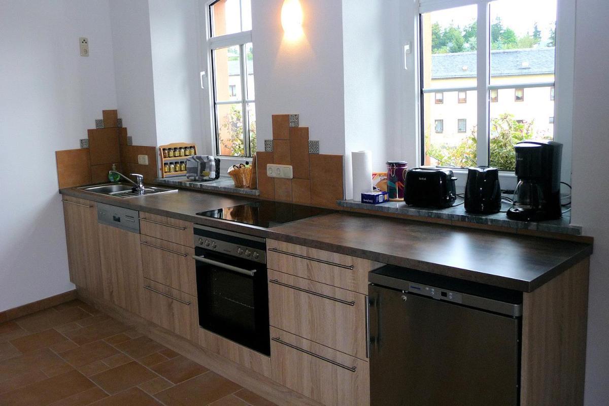 Pension Und Ferienwohnung Am Teich Schleiz Exteriör bild