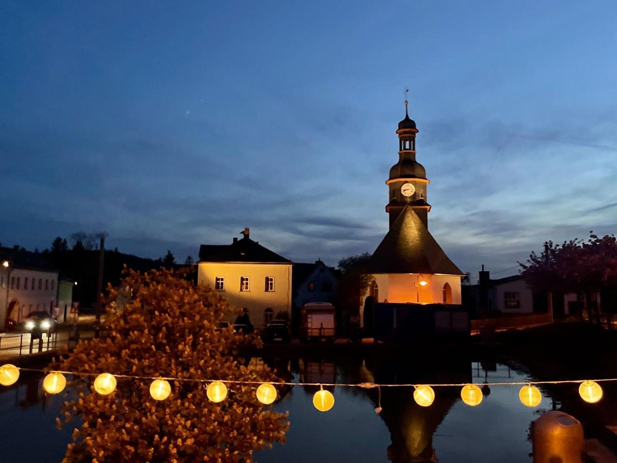 Pension Und Ferienwohnung Am Teich Schleiz Exteriör bild